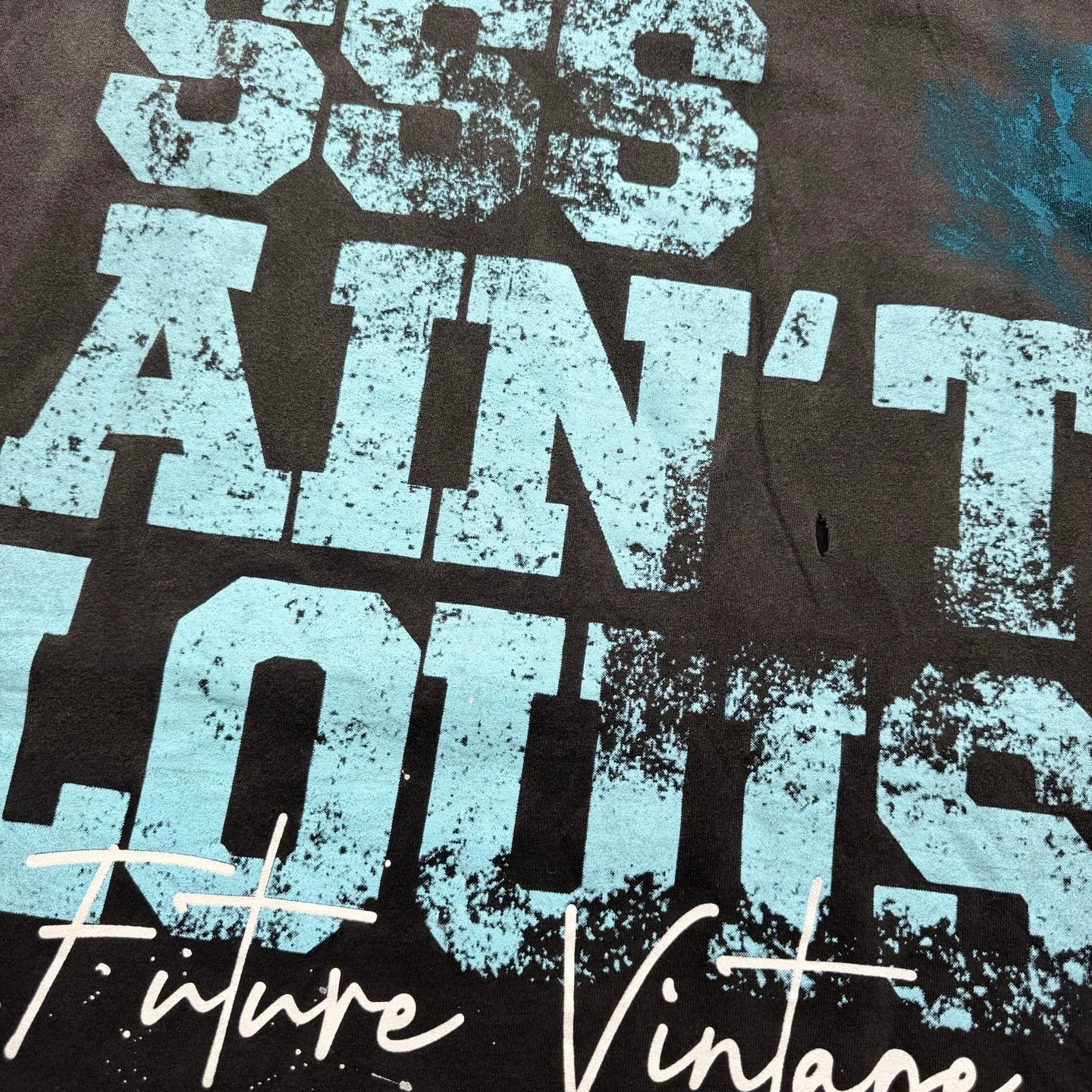 P138 #【Two Colors】CVT-16 Saint Street Dirty street graffiti style waistcoat, hand-painted splash ink on ready-made garments + hand-damaged in multiple positions + heavy Assute fermentation mill spray-on horse wash process, full of retro and high-end feeling. Size: M L XL